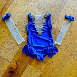 *✨Greatest Showman Inspired Leo with Arm gloves✨*